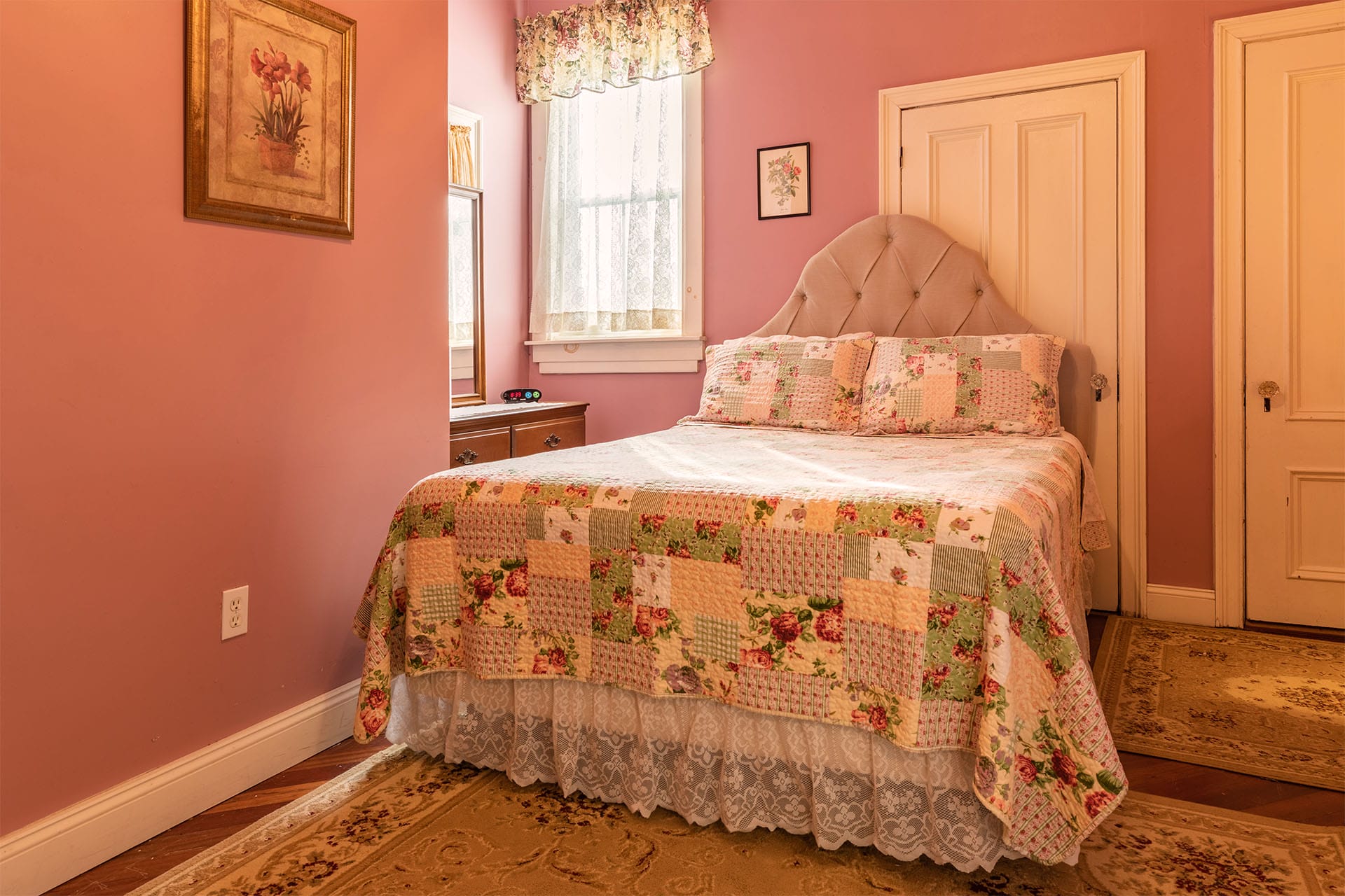 Sutton House Bed & Breakfast - Lakes Region Bed & Breakfast Association