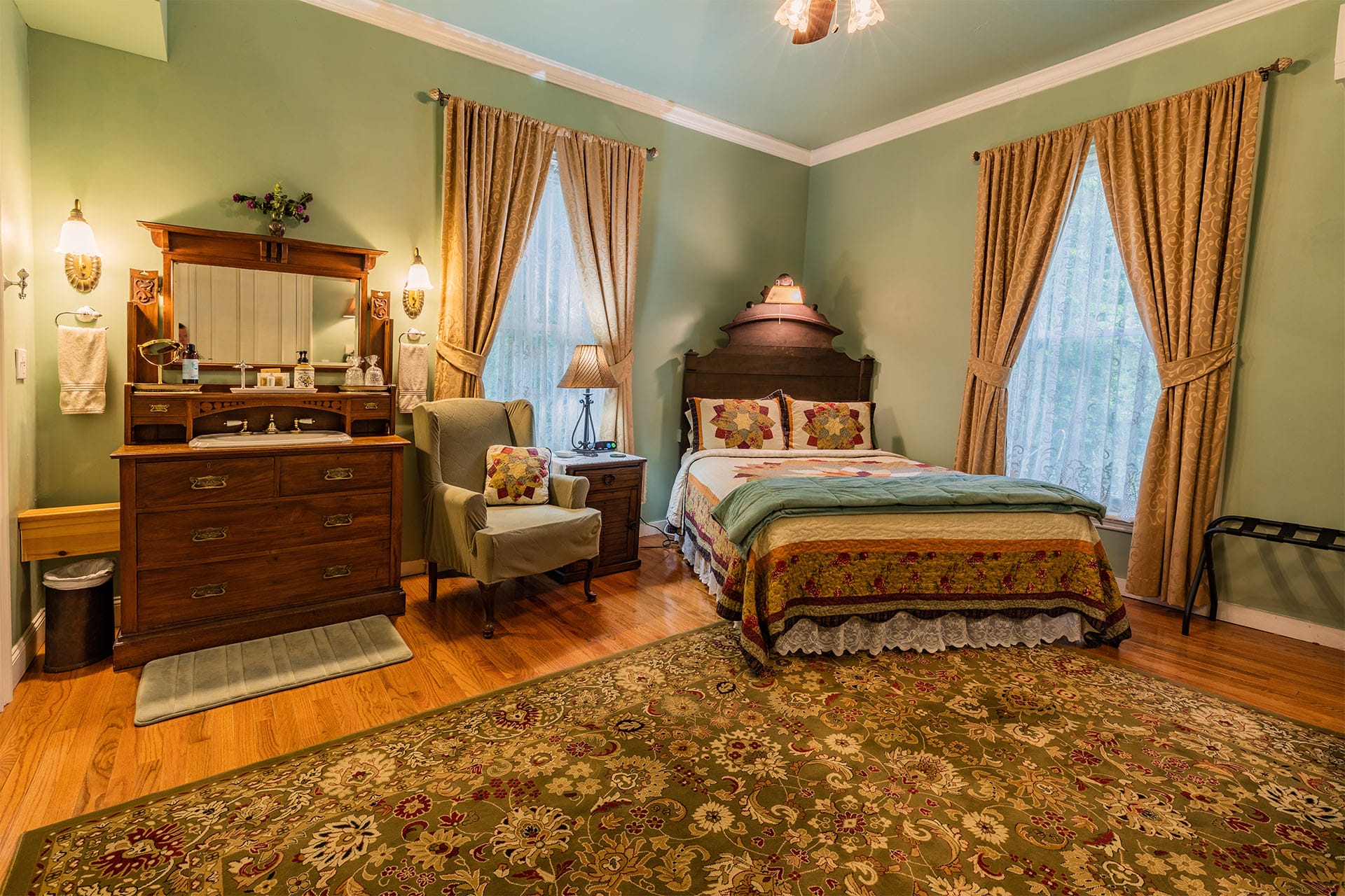 Sutton House Bed & Breakfast - Lakes Region Bed & Breakfast Association